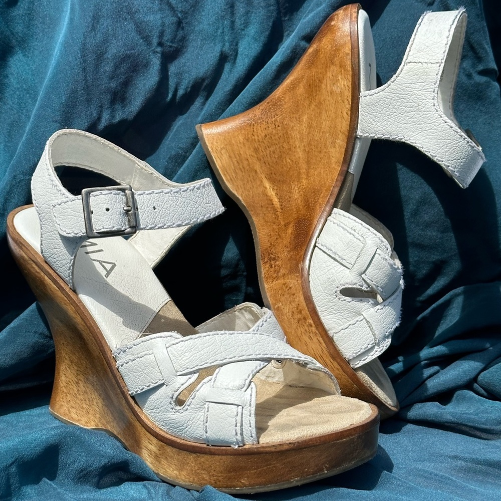 MIA WOMEN’S SZ 7 PLATFORM WEDGE SANDAL HIGH HEELS IN WHITE LEATHER RUBBER SOLE